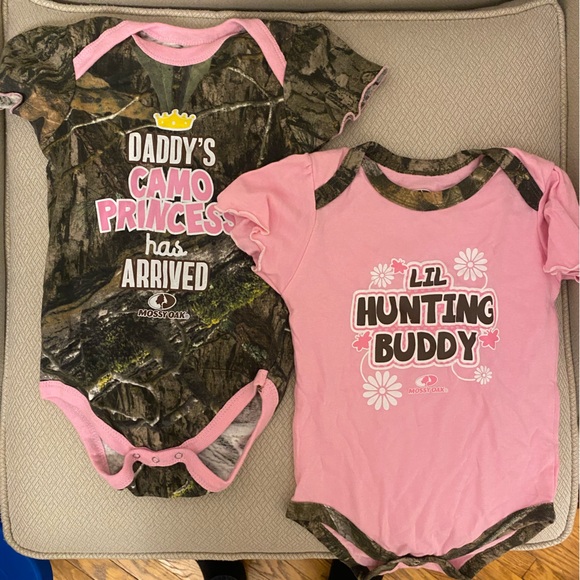 Set of 2 Mossy Oak Toddler Girl Onesies - Picture 3 of 5